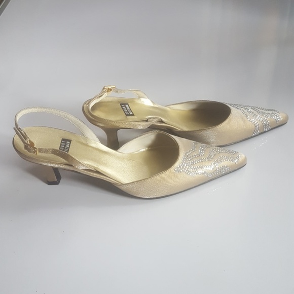 Stuart Weitzman Slingback Pumps - Low heeled. - Picture 4 of 8